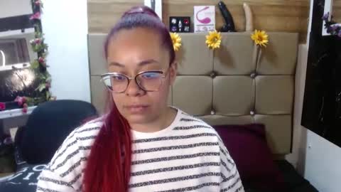 Snapshot of miia_spencer_ chatting on October 6, 5:21 pm miia online show from October 6, 5:21 pm