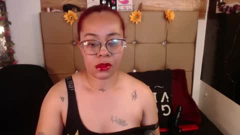 Snapshot of miia_spencer_ chatting on April 13, 6:13 pm miia online show from April 13, 6:13 pm