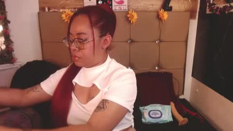 Snapshot of miia_spencer_ chatting on April 30, 8:57 pm miia online show from April 30, 8:57 pm