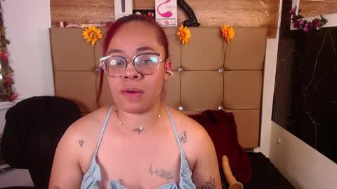 Snapshot of miia_spencer_ chatting on May 28, 9:12 pm miia online show from May 28, 9:12 pm
