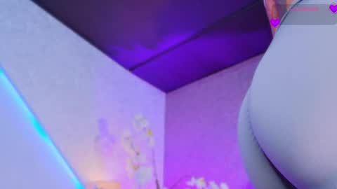 Snapshot of miia_sttone chatting on May 8, 4:12 pm miia_sttone online show from May 8, 4:12 pm