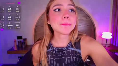 Snapshot of miia_sttone chatting on June 7, 5:22 am miia_sttone online show from June 7, 5:22 am