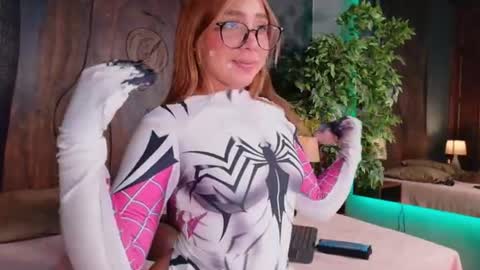 miia_sttone online show from June 25, 4:44 pm