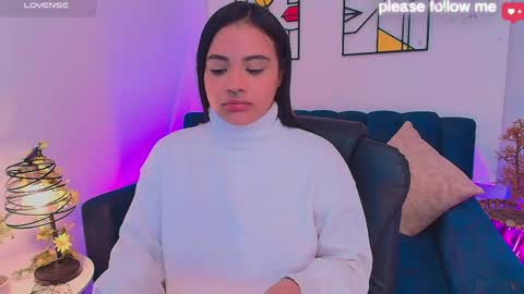 Snapshot of miiaa7_ chatting on May 27, 1:57 am Ma is my name I invite you to check out my wish list for my birthday online show from May 27, 1:57 am