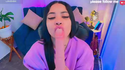 Snapshot of miiaa7_ chatting on June 16, 12:08 pm Ma is my name I invite you to check out my wish list for my birthday online show from June 16, 12:08 pm