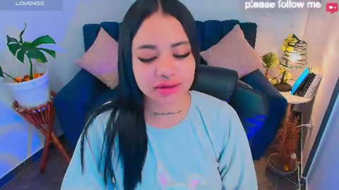 Snapshot of miiaa7_ chatting on June 18, 11:25 am Ma is my name I invite you to check out my wish list for my birthday online show from June 18, 11:25 am