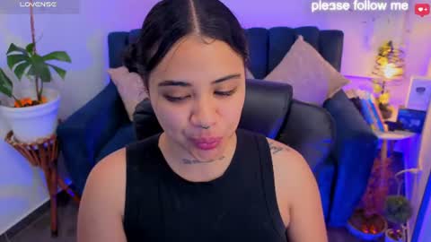 Snapshot of miiaa7_ chatting on July 23, 5:33 pm Ma is my name I invite you to check out my wish list for my birthday online show from July 23, 5:33 pm