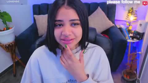 Snapshot of miiaa7_ chatting on August 1, 3:22 pm Ma is my name I invite you to check out my wish list for my birthday online show from August 1, 3:22 pm