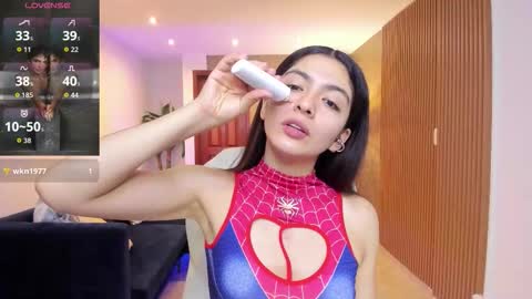 Mia online show from December 15, 11:03 am