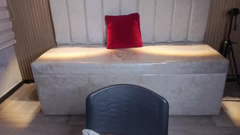 Snapshot of miiaa_evans1 chatting on May 31, 2:02 pm miiaa_evans1 online show from May 31, 2:02 pm