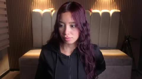 Snapshot of miiaa_evans1 chatting on June 25, 2:21 pm miiaa_evans1 online show from June 25, 2:21 pm