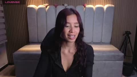 Snapshot of miiaa_evans1 chatting on July 3, 7:42 pm miiaa_evans1 online show from July 3, 7:42 pm