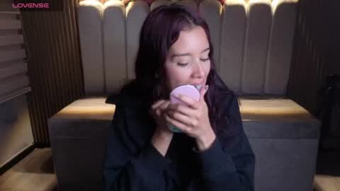 Snapshot of miiaa_evans1 chatting on July 6, 8:00 pm miiaa_evans1 online show from July 6, 8:00 pm