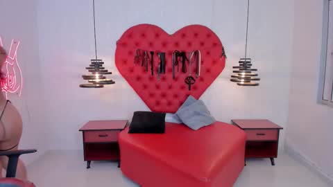 Snapshot of miiaa_foxyy_ chatting on October 16, 3:51 am Miiaa Foxyy online show from October 16, 3:51 am