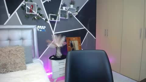 Snapshot of miiaa_k chatting on October 29, 5:42 am miiaa_k online show from October 29, 5:42 am