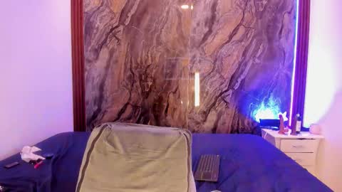 Mia collins online show from October 31, 4:19 pm