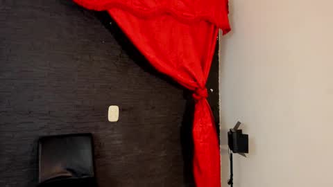  MELANIE  online show from October 2, 8:21 am