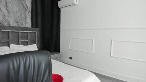 Snapshot of miiaamonroee chatting on March 7, 2:46 am Mia Monroe online show from March 7, 2:46 am