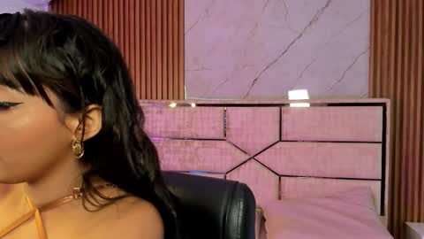 Snapshot of miiaamonroee chatting on November 29, 3:31 am Mia Monroe online show from November 29, 3:31 am