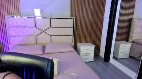 Snapshot of miiaamonroee chatting on November 29, 8:56 pm Mia Monroe online show from November 29, 8:56 pm