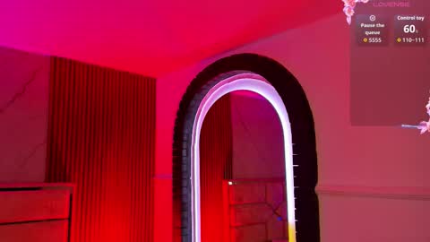 Snapshot of miiaamonroee chatting on December 17, 8:15 pm Mia Monroe online show from December 17, 8:15 pm