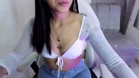 miiaboss online show from July 16, 11:27 am