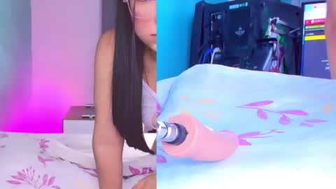 Snapshot of miiastone_cm chatting on July 28, 7:39 pm miiastone_cm online show from July 28, 7:39 pm