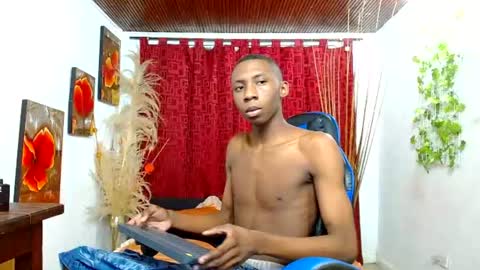 Snapshot of miilo18 chatting on February 27, 9:48 pm milo online show from February 27, 9:48 pm