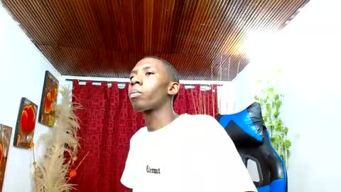 Snapshot of miilo18 chatting on March 8, 2:37 am milo online show from March 8, 2:37 am