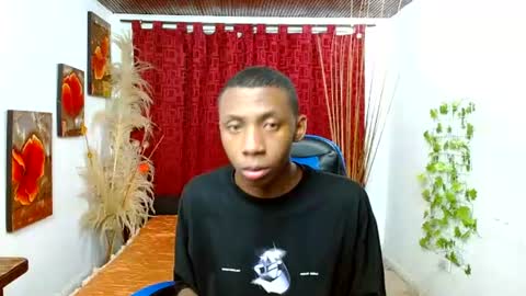 Snapshot of miilo18 chatting on March 26, 8:42 am milo online show from March 26, 8:42 am