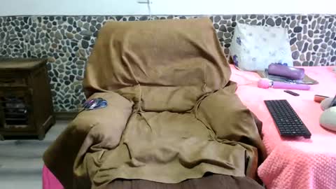 Snapshot of miilu74 chatting on June 24, 5:34 pm Miilu74 online show from June 24, 5:34 pm