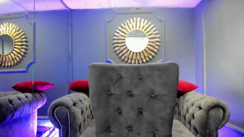 miilu  online show from December 12, 3:32 am