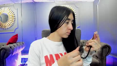 miilu  online show from February 13, 9:51 am