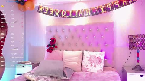 Snapshot of miilu_dancer_ chatting on October 8, 11:13 pm Lucii online show from October 8, 11:13 pm