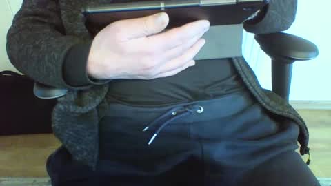 mik online show from March 5, 9:16 am