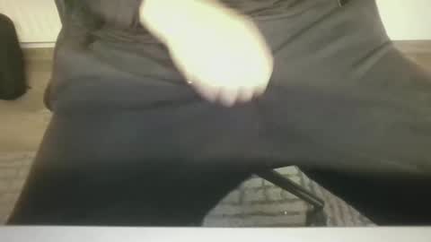 mik online show from December 4, 9:07 am