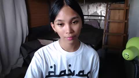 Snapshot of mika_cora chatting on May 8, 8:19 am MIKA online show from May 8, 8:19 am