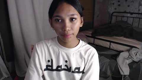 Snapshot of mika_cora chatting on May 10, 3:06 pm MIKA online show from May 10, 3:06 pm