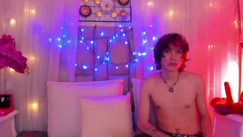 Snapshot of mika_kill_milo chatting on May 20, 11:38 am Mika Milo. online show from May 20, 11:38 am