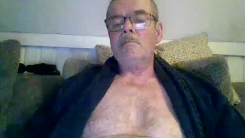 mikael42 online show from April 7, 6:41 pm