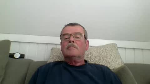 Snapshot of mikael42 chatting on April 26, 12:47 pm mikael42 online show from April 26, 12:47 pm