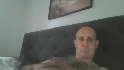 mikael_r52 online show from May 22, 3:57 am