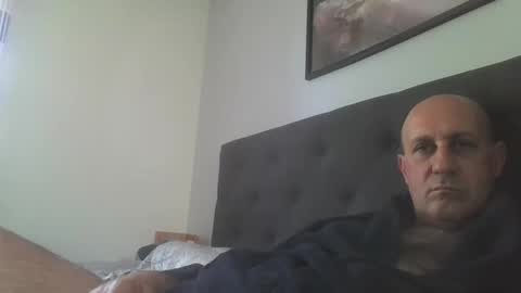 mikael_r52 online show from June 1, 11:01 am