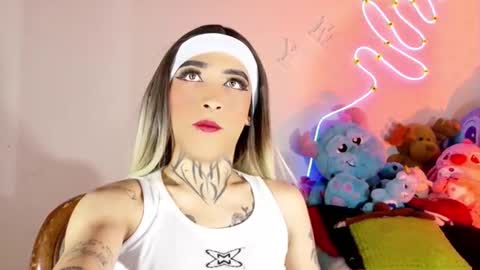 mikaelarangel online show from June 18, 4:24 am