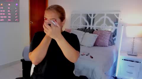 Mikaela blondie bigass online show from December 20, 11:06 am