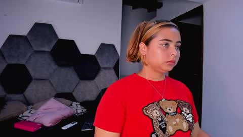 Mikaela blondie bigass online show from April 30, 11:09 pm