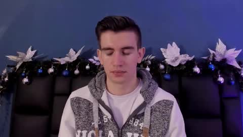 mikael online show from November 27, 4:03 am