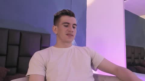 mikael online show from February 25, 4:33 am