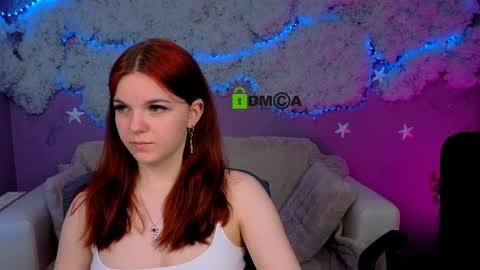 Snapshot of mikameovv chatting on May 20, 10:10 am Mika online show from May 20, 10:10 am