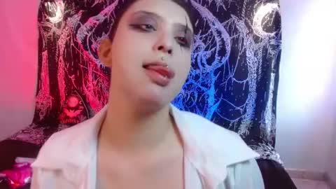 Snapshot of mikaskullcs chatting on June 13, 9:57 pm Mika online show from June 13, 9:57 pm